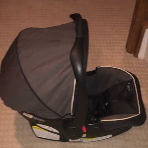 Graco SNUGRIDE CLICKCONNECT35 Baby Carrier/2 bases